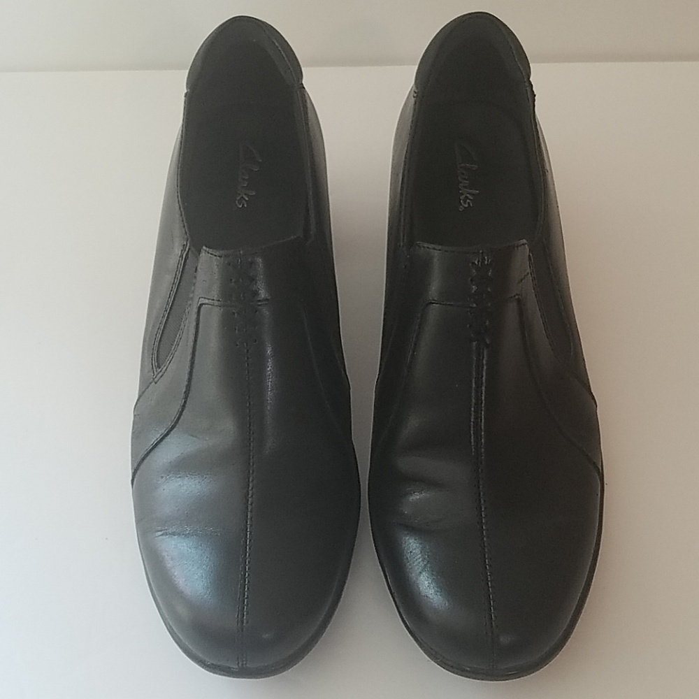 Clark's shoes - Picture 1 of 6